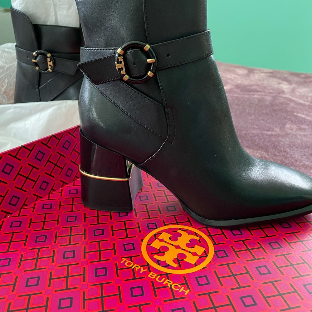 Tory Burch boots🪷